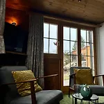 Semesterbostad Haus Maran *
