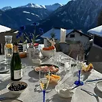 Semesterbostad Haus Maran Urmein