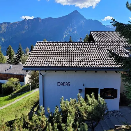 Semesterbostad Haus Maran Urmein