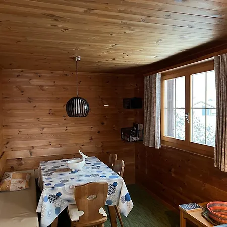 Semesterbostad Haus Maran Urmein
